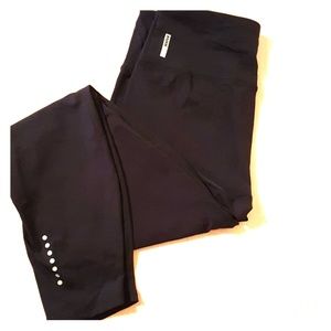 Exercise leggings